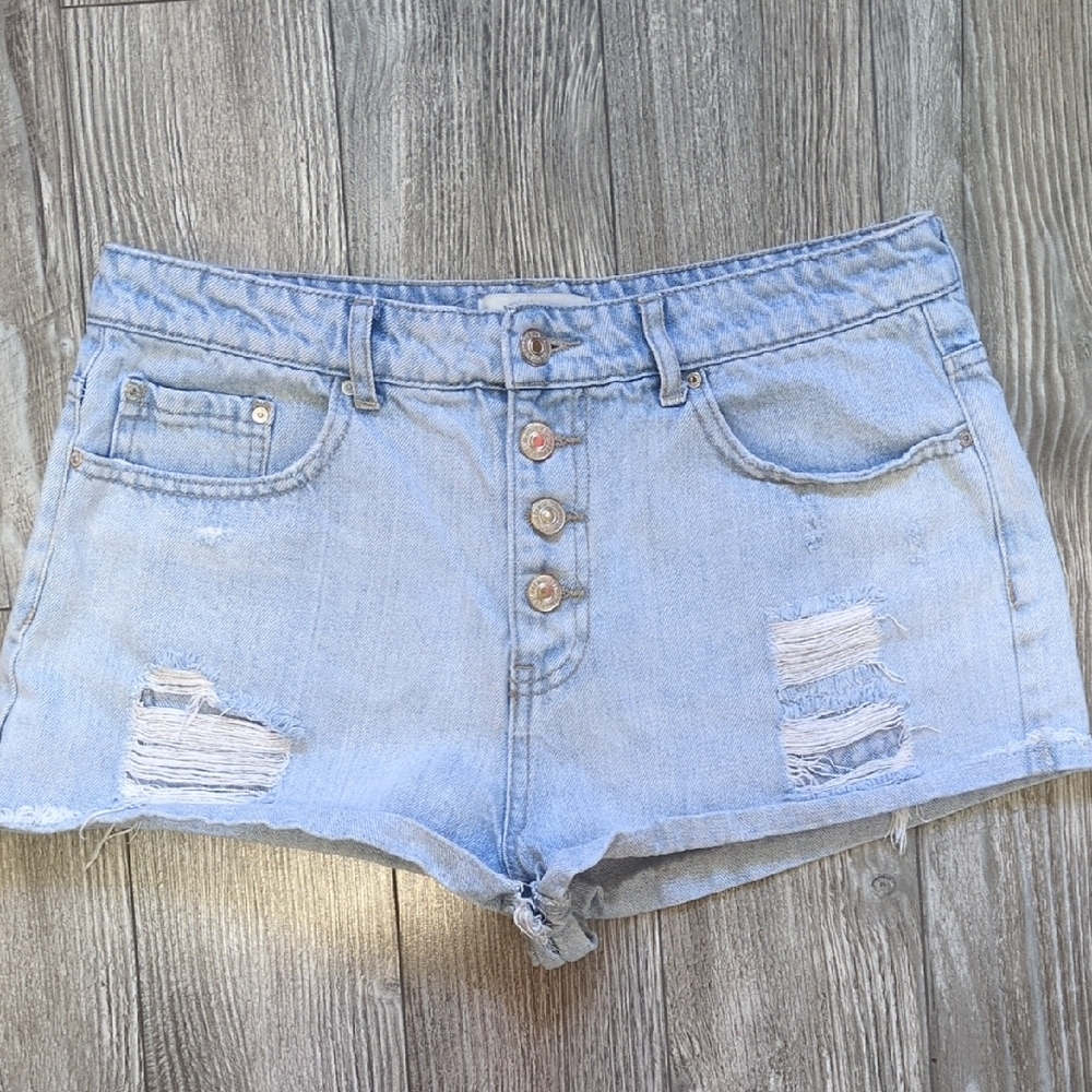 5/$25 Forever 21 Light Blue Distressed Button-up Denim Shorts Size 31